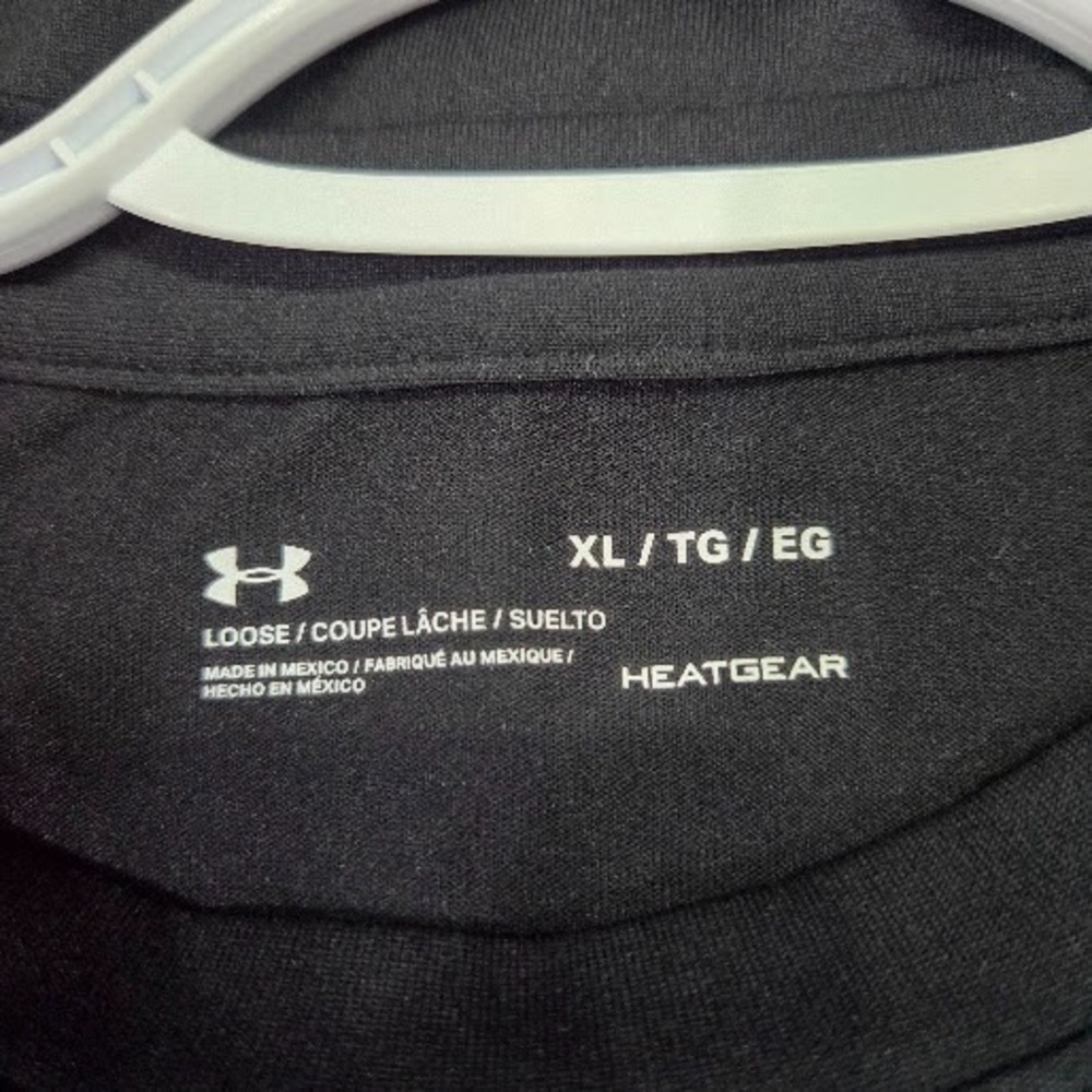 Under Armour HeatGear Men's XL Long Sleeve Shirt Black Loose Fit Performance Tee - Picture 3 of 9